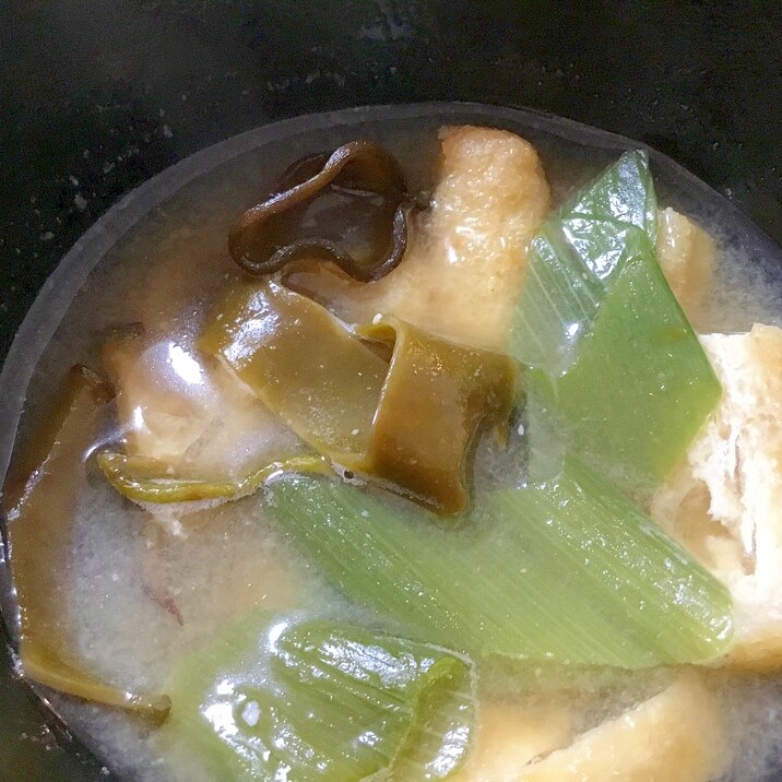 めかぶ茶と油揚げの味噌汁